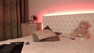Maryy_Cherry1 naked stripping on cam for live sex video chat