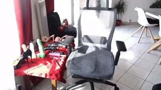 Queen_iyana naked stripping on cam for live sex video chat