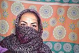 Amina_Najar naked stripping on cam for live sex video chat