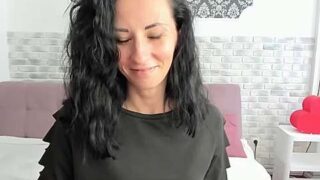 Attension-Please naked stripping on cam for live sex video chat