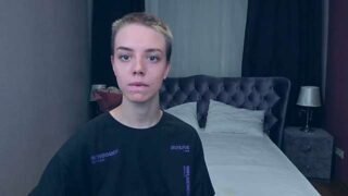 CassandraMills naked stripping on cam for live sex video chat
