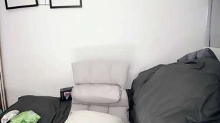 ___Lion_____ naked stripping on cam for live sex video chat