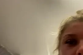 Sexy_blonde_babe69 naked strip on webcam for live sex chat