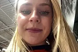 elegant_babe naked strip on webcam for live sex chat