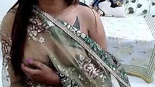 AffableIndiEve naked stripping on cam for live sex video chat