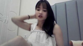 Aimeebb naked stripping on cam for live sex video chat