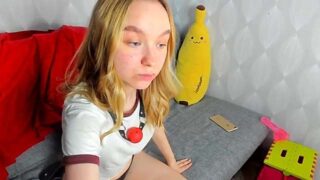 Alice_Walter naked stripping on cam for live sex video chat