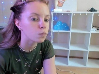 AliceKings nude on cam – live sex chat