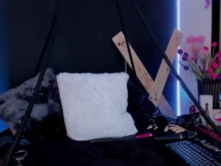Amber Smith nude on cam – live sex chat