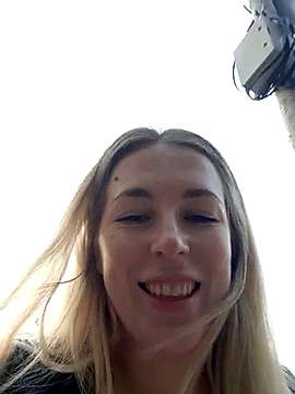 AmeliaSeen naked stripping on cam for live sex video chat