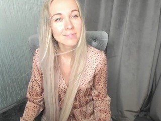 AmyHolt nude on cam – live sex chat