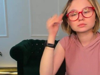 AmyTate nude on cam – live sex chat