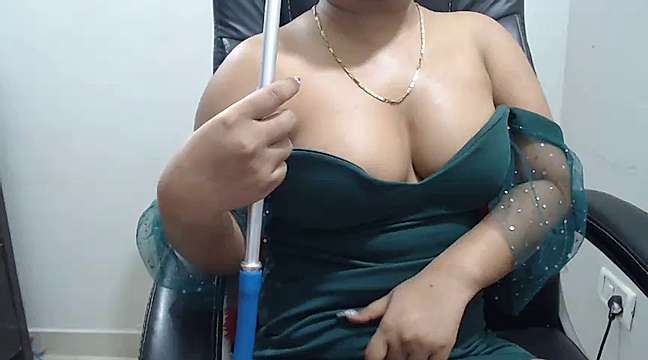 anaisha_1998 naked stripping on cam for live sex video chat
