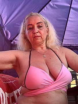 AngelJenny naked stripping on cam for live sex video chat