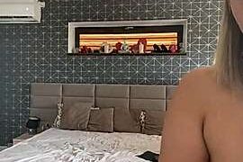 AnnelisseKane naked stripping on cam for live sex video chat