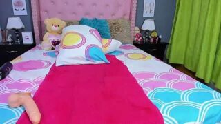 annieomelonsss naked stripping on cam for live sex video chat