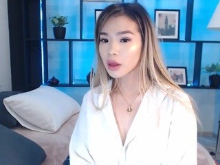 Araminta Yan nude on cam – live sex chat