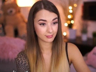 Ariel Next Door nude on cam – live sex chat