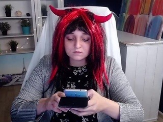 Avril-lav nude on cam – live sex chat