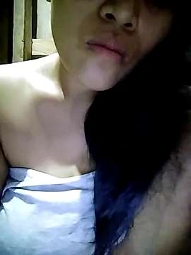 _avrileah_ naked stripping on cam for live sex video chat
