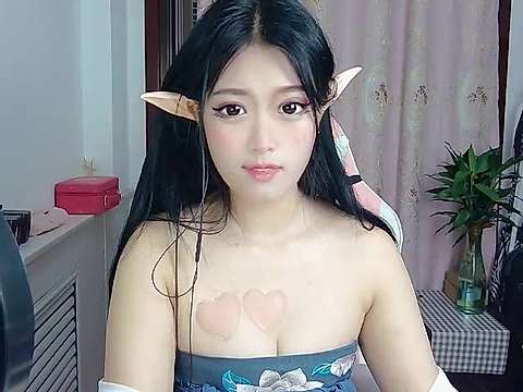 BeverlyRyan naked stripping on cam for live sex video chat