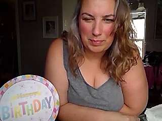 Canadian_BBW naked stripping on cam for live sex video chat