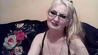 CarlyTreat naked stripping on cam for live sex video chat