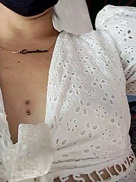 CarolinaLujan17 naked stripping on cam for live sex video chat