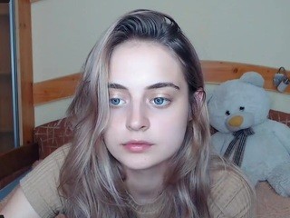 CarolineWest nude on cam – live sex chat