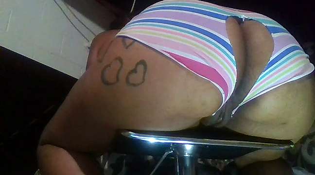 casshayy naked stripping on cam for live sex video chat