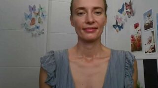 CelesteHotx naked stripping on cam for live sex video chat