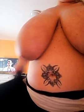 Chanel40 naked stripping on cam for live sex video chat