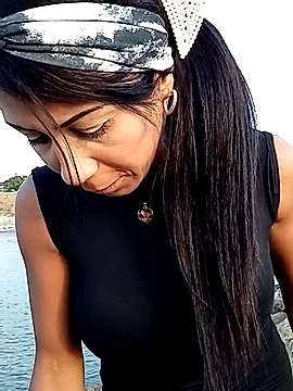 charlotte_clover naked stripping on cam for live sex video chat