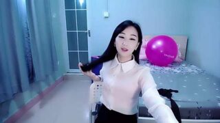 chuyi_MoM naked stripping on cam for live sex video chat