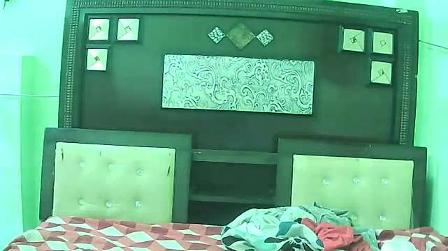 couplesuni naked stripping on cam for live sex video chat