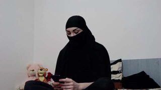 CoxElysha naked stripping on cam for live sex video chat
