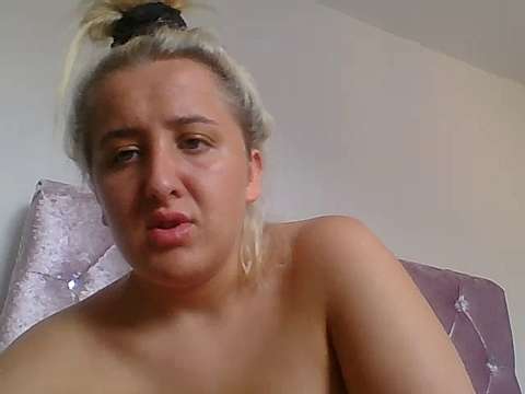 DaisyD_UK naked stripping on cam for live sex video chat