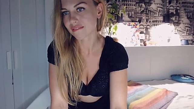Dear_Lisa naked stripping on cam for live sex video chat