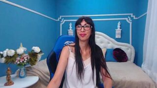 DittaBrooks1 naked stripping on cam for live sex video chat
