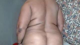 DreamMamma naked stripping on cam for live sex video chat
