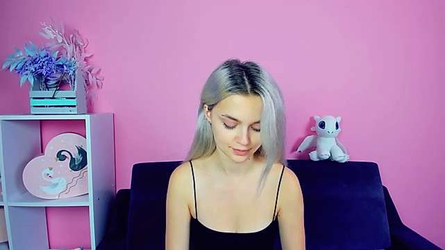 _Elina_Young naked stripping on cam for live sex video chat