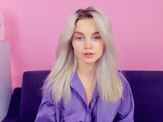 Elinayoung nude on cam – live sex chat