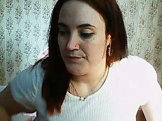 ElisaDiamonds naked stripping on cam for live sex video chat