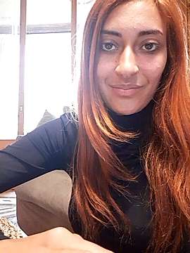 elly_littleunicorn naked stripping on cam for live sex video chat