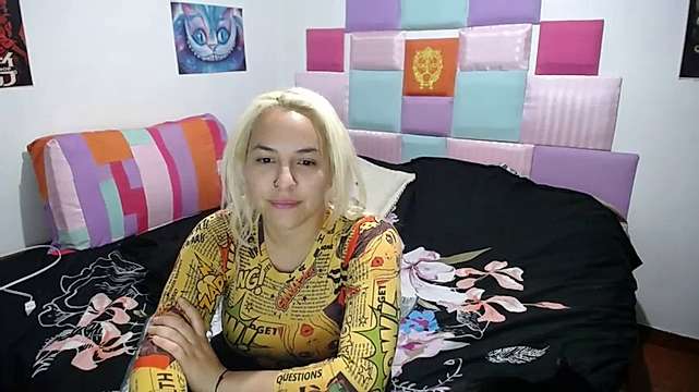 elyrainbows naked stripping on cam for live sex video chat