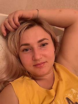 Emily_Croft naked stripping on cam for live sex video chat