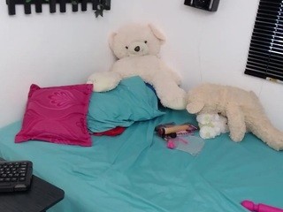 Emma-Vera nude on cam – live sex chat