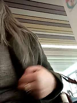 emma_tour naked stripping on cam for live sex video chat
