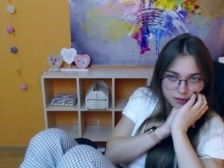 EmmaRobertsonn nude on cam – live sex chat