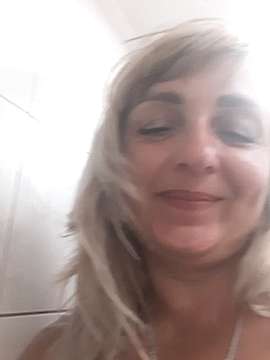 Eva_Kisis naked stripping on cam for live sex video chat